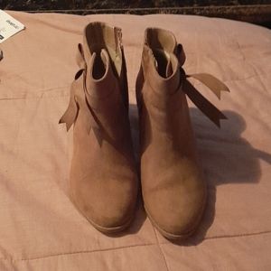 WIDE WIDTH Ankle boots